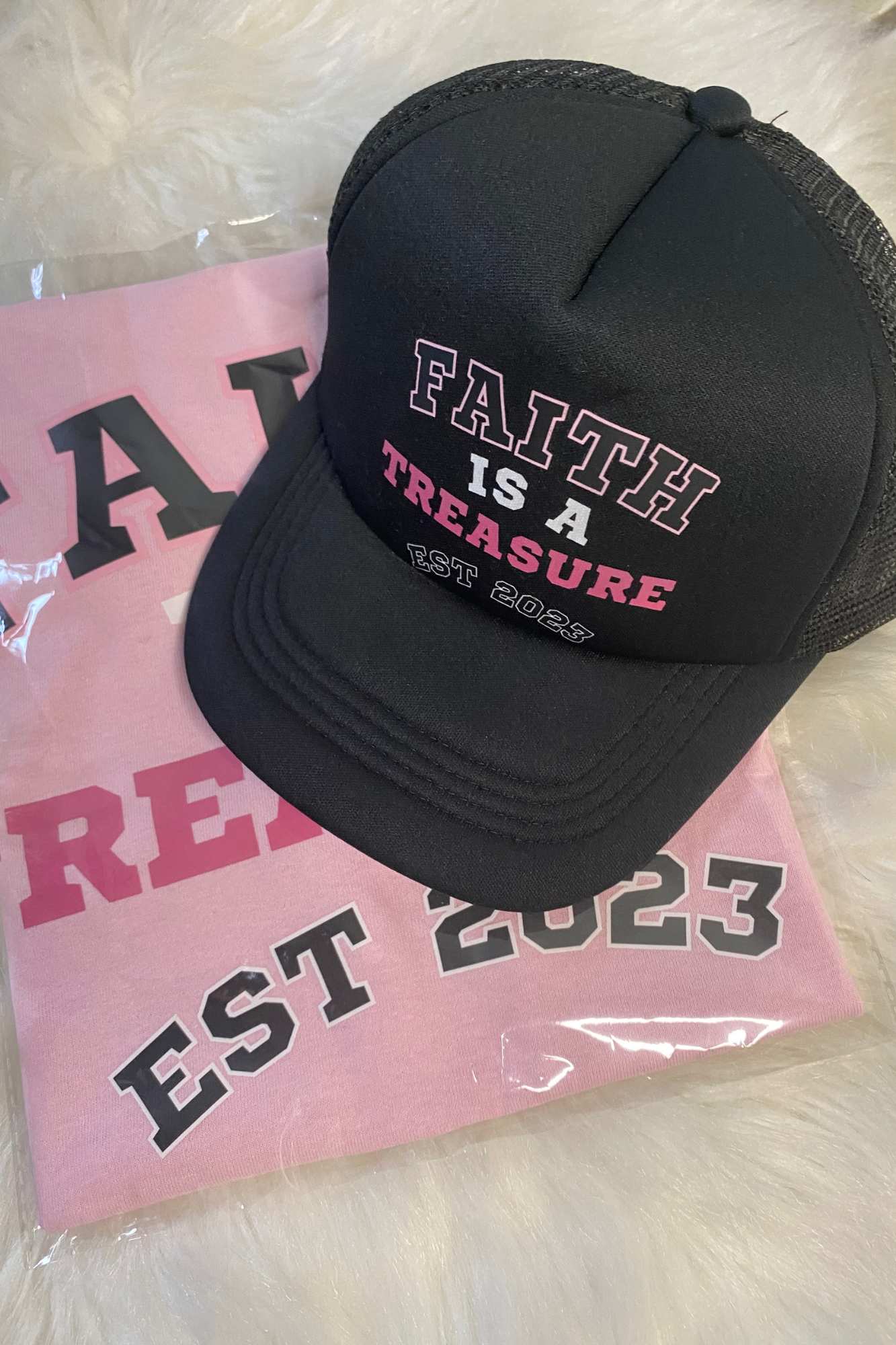 FAITH IS A TREASURE EST BLACK/PINK HAT