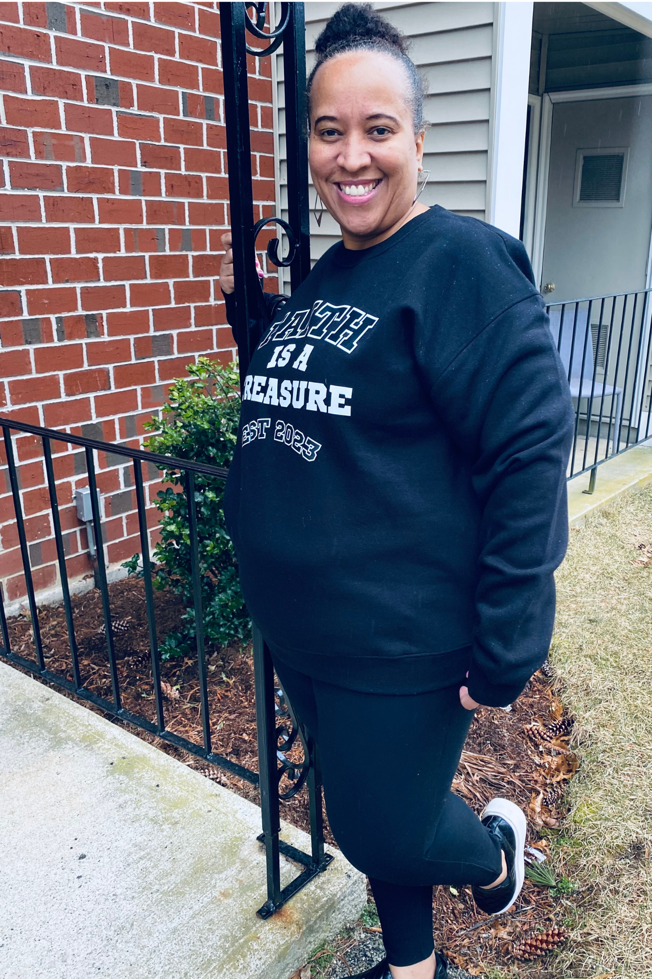 FAITH IS A TREASURE EST SWEATSHIRT