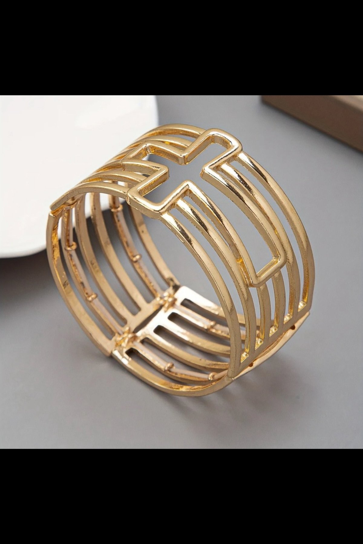 CROSS BANGLE