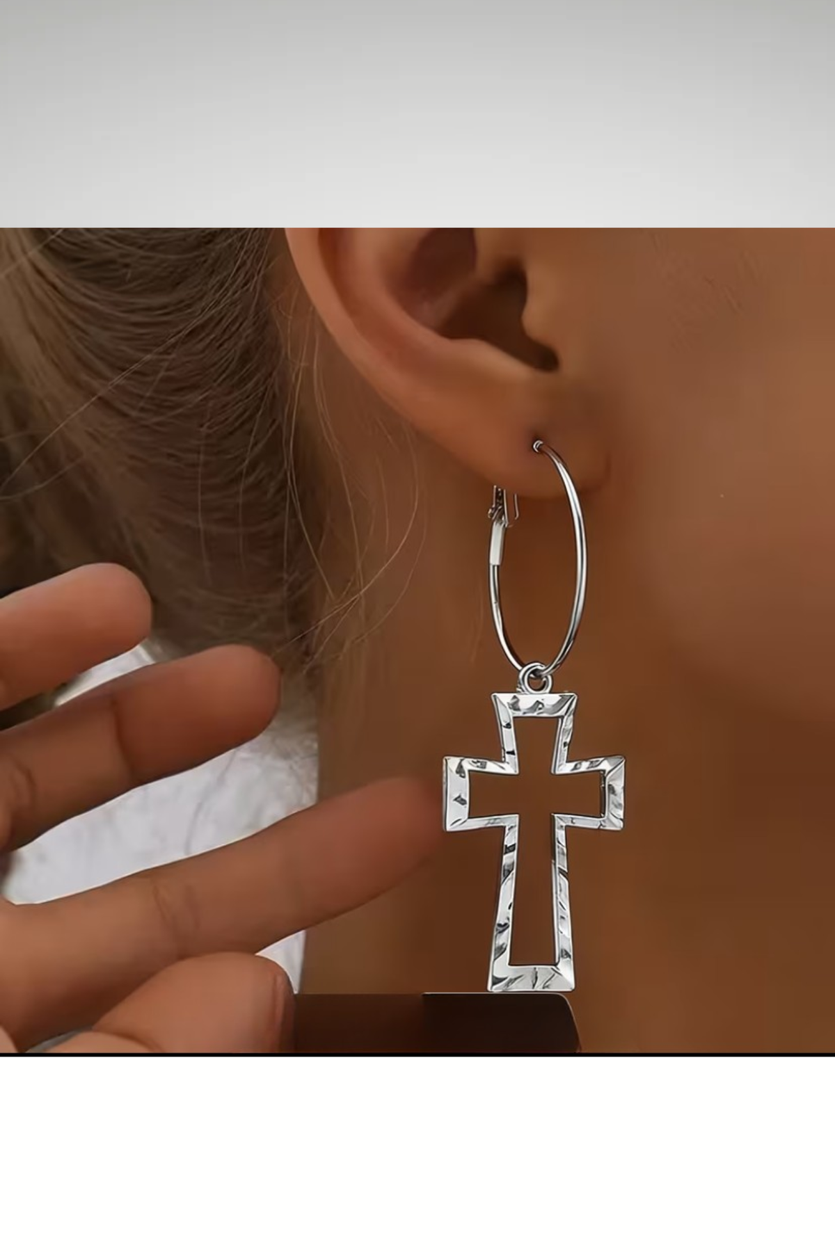 HAMMERED CROSS LOOP EARRINGS