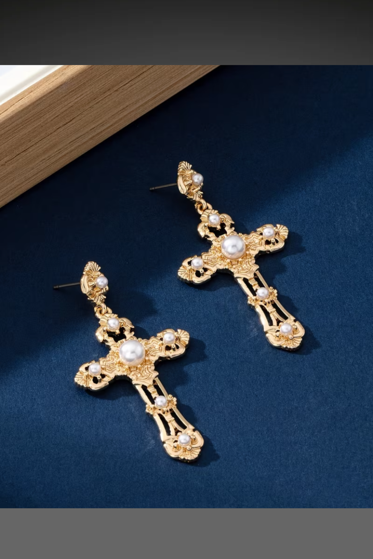 PEARL BLOSSOM CROSS EARRINGS