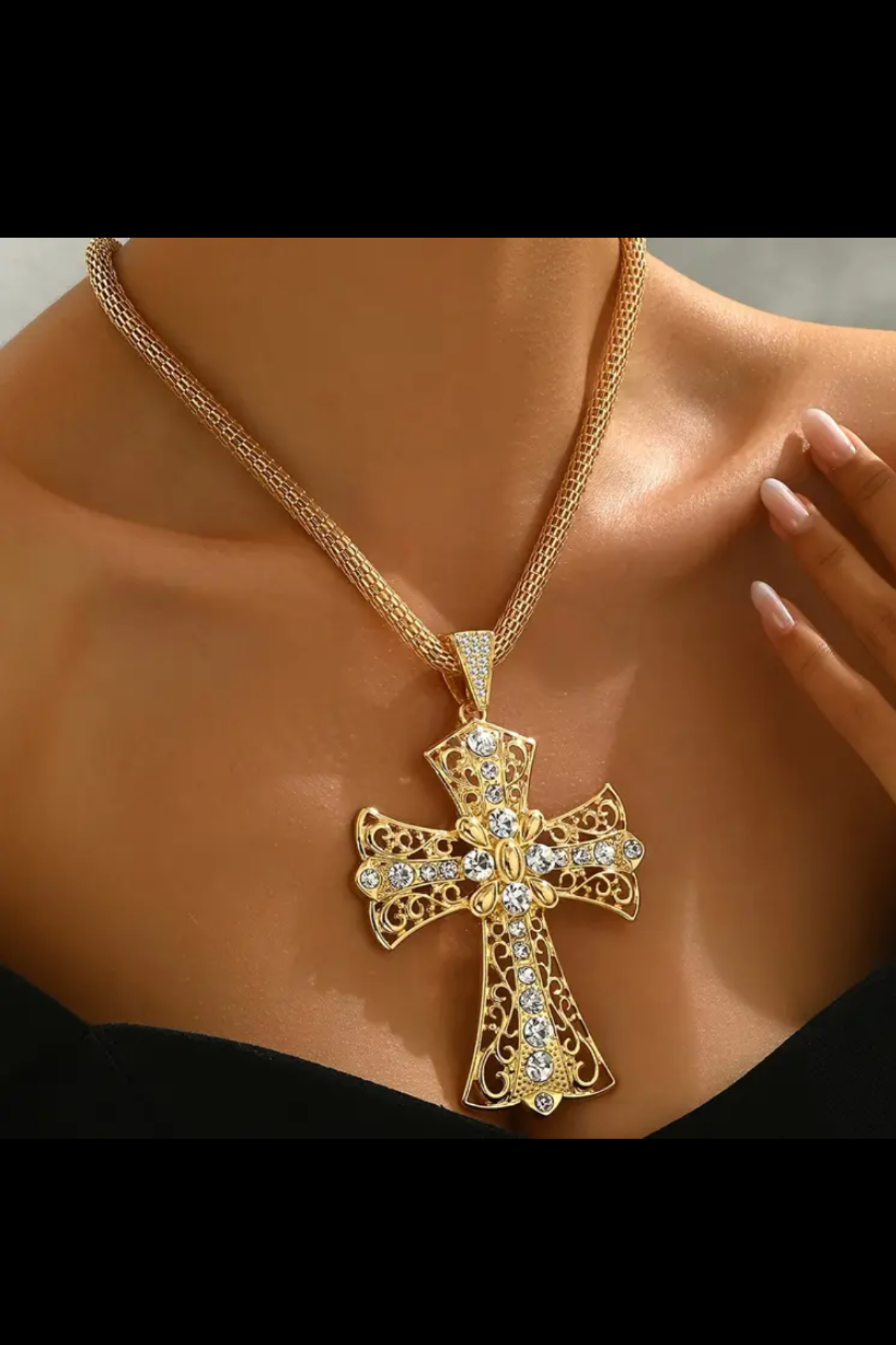 RADIANT FAITH CROSS NECKLACE