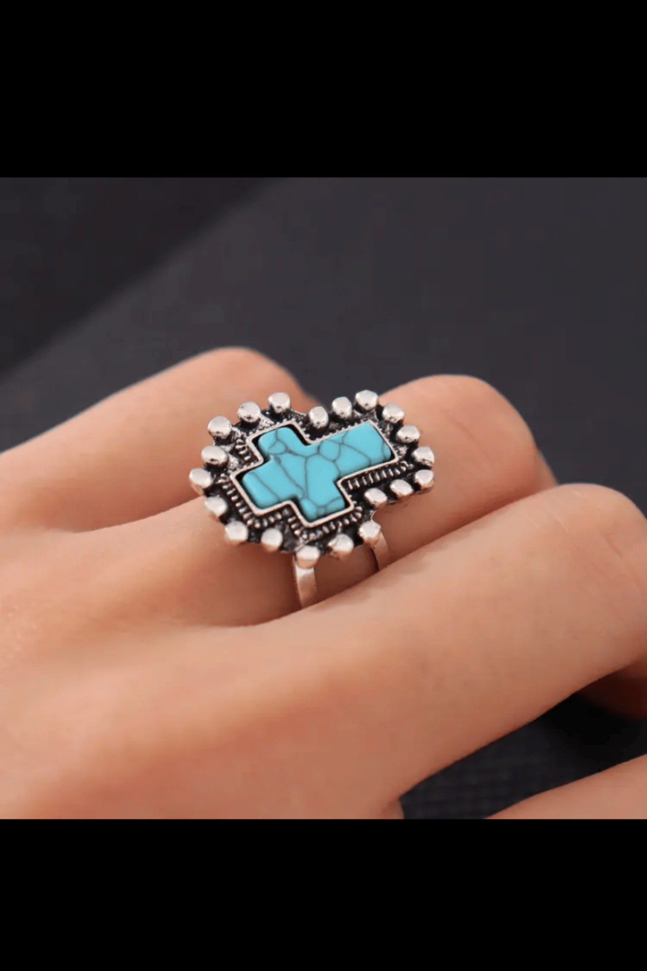GRACEFUL CROSS RING